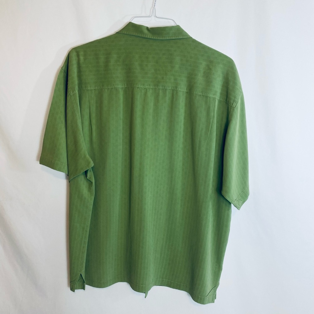 Tommy Bahama 100% Silk Mens short sleeve shirt - Picture 3 of 16